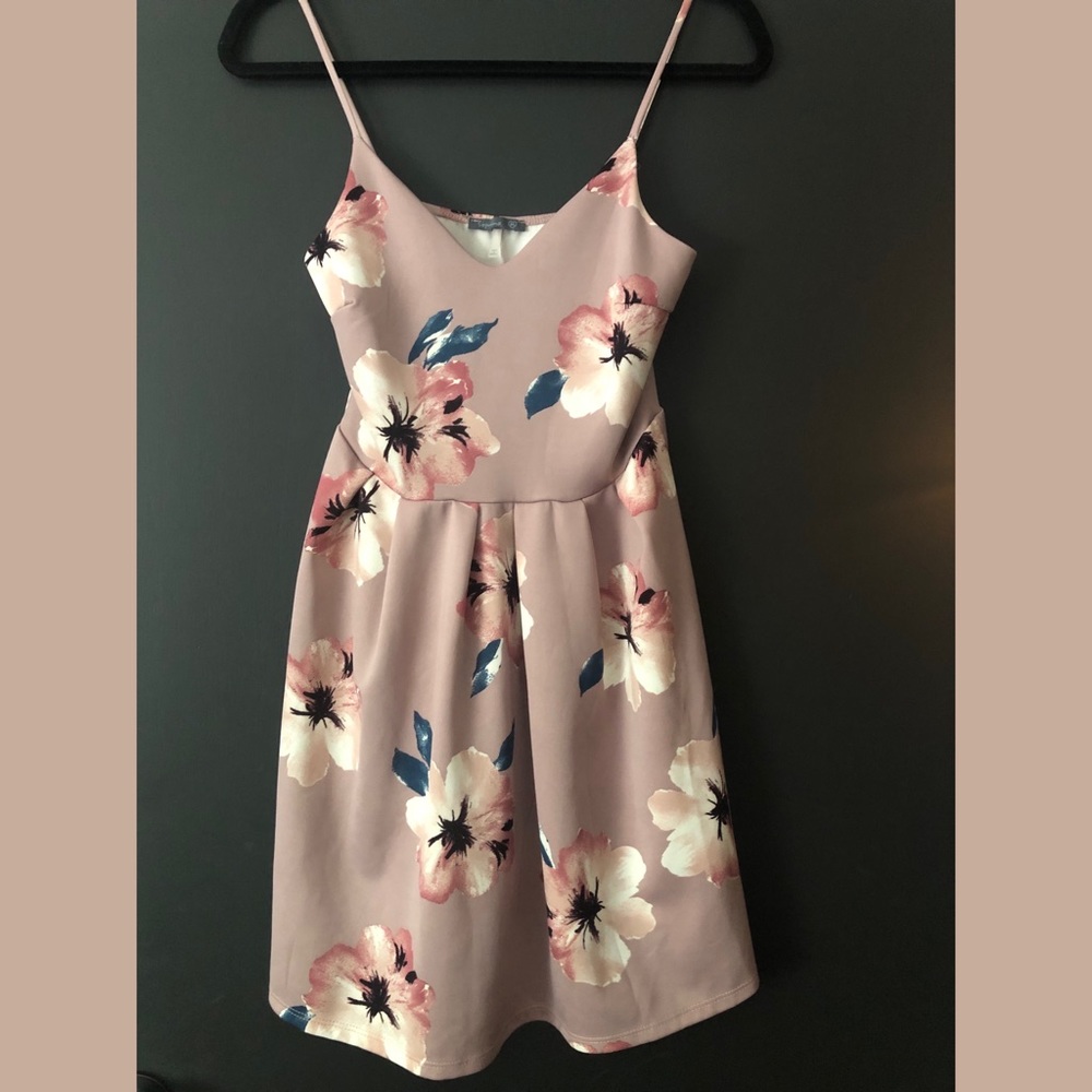 SOLD OFFLINE ❤️ Floral Dress